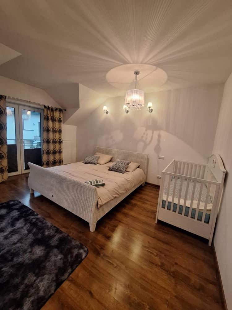 Villa Varzob Warsaw Ngoại thất bức ảnh