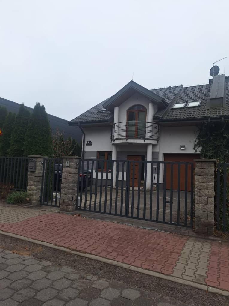 Villa Varzob Warsaw Ngoại thất bức ảnh