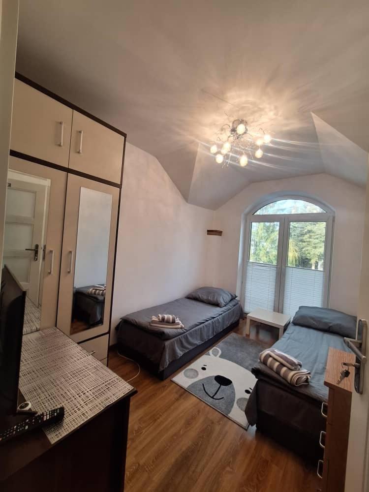 Villa Varzob Warsaw Phòng bức ảnh